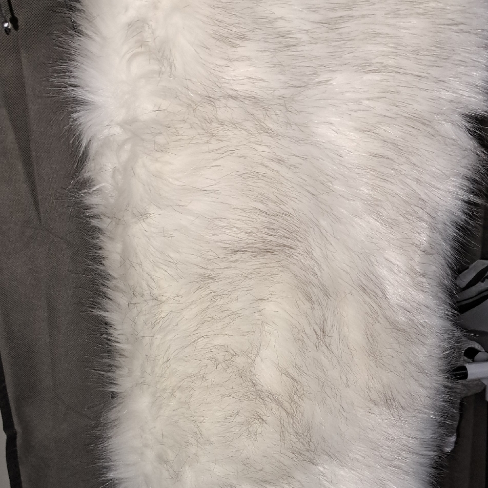 Fashion Nova White Faux Fur Scarf